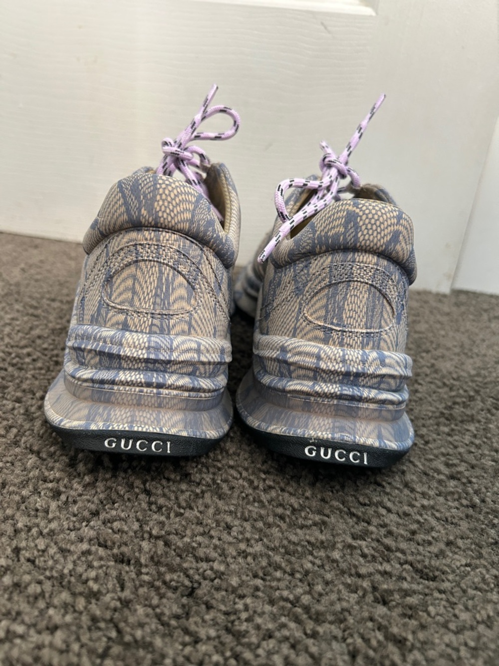 GUCCI RUNNING SNEAKERS - Picture 2 of 3